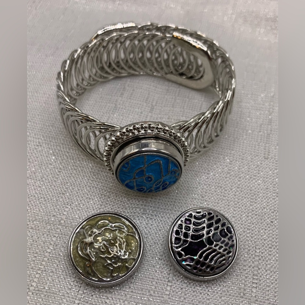 Easiest On/Off Bracelet EVER! Fits all Wrist Sizes! Silver Snap Button Bracelet